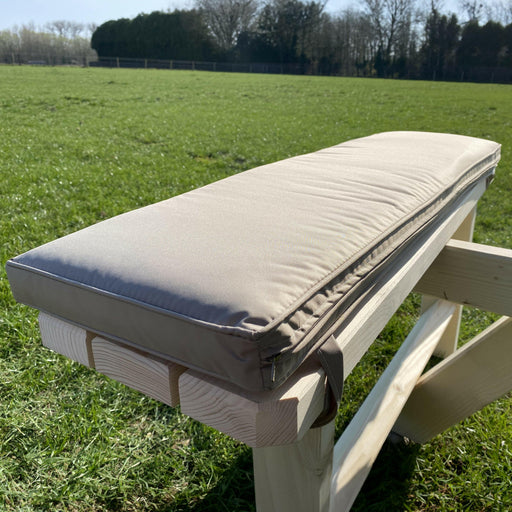 Taupe-kleurig kussen voor picknicktafel